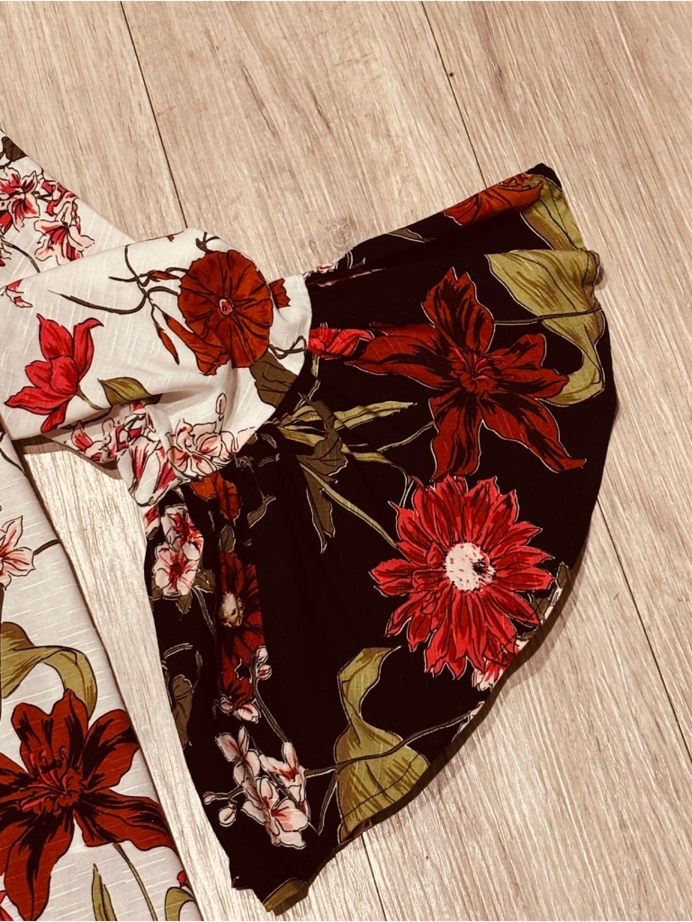 Floral Peasant Blouse with Tiered Ruffle Bell Sleeves Size Large Feminine Fall